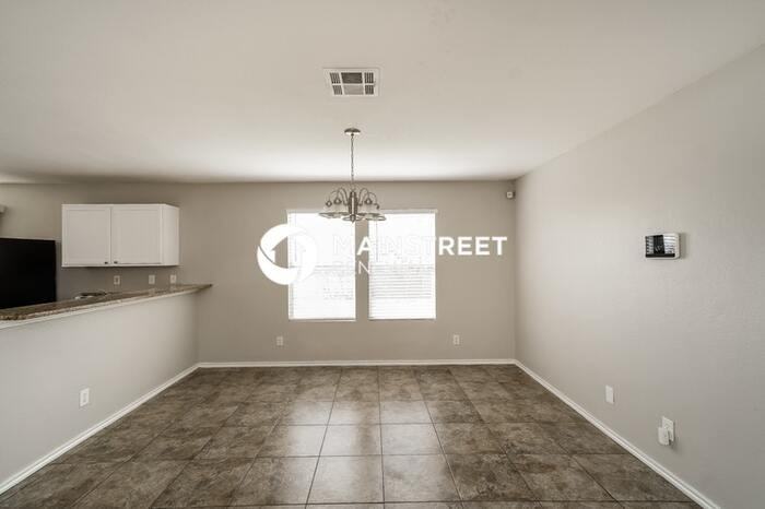 6210 Lake Superior St - Photo 5 of 17