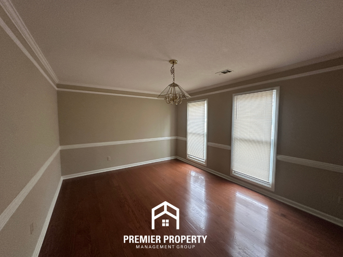 8842 Aspen View Cv - Photo 2 of 23