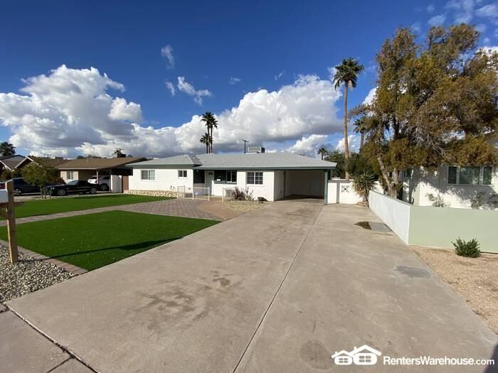 5444 E Pinchot Ave - Photo 3 of 38