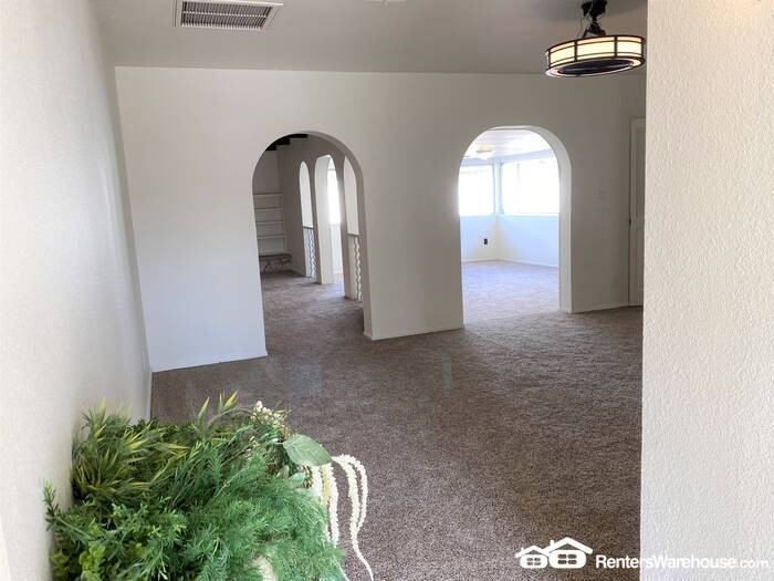 5444 E Pinchot Ave - Photo 5 of 38