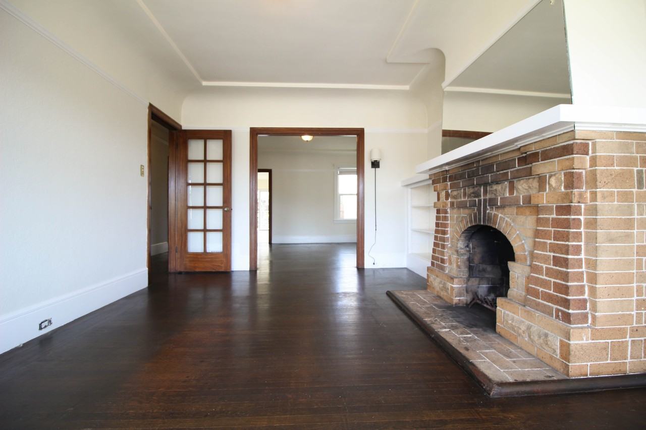 183 Madrid Street - Photo 3 of 15