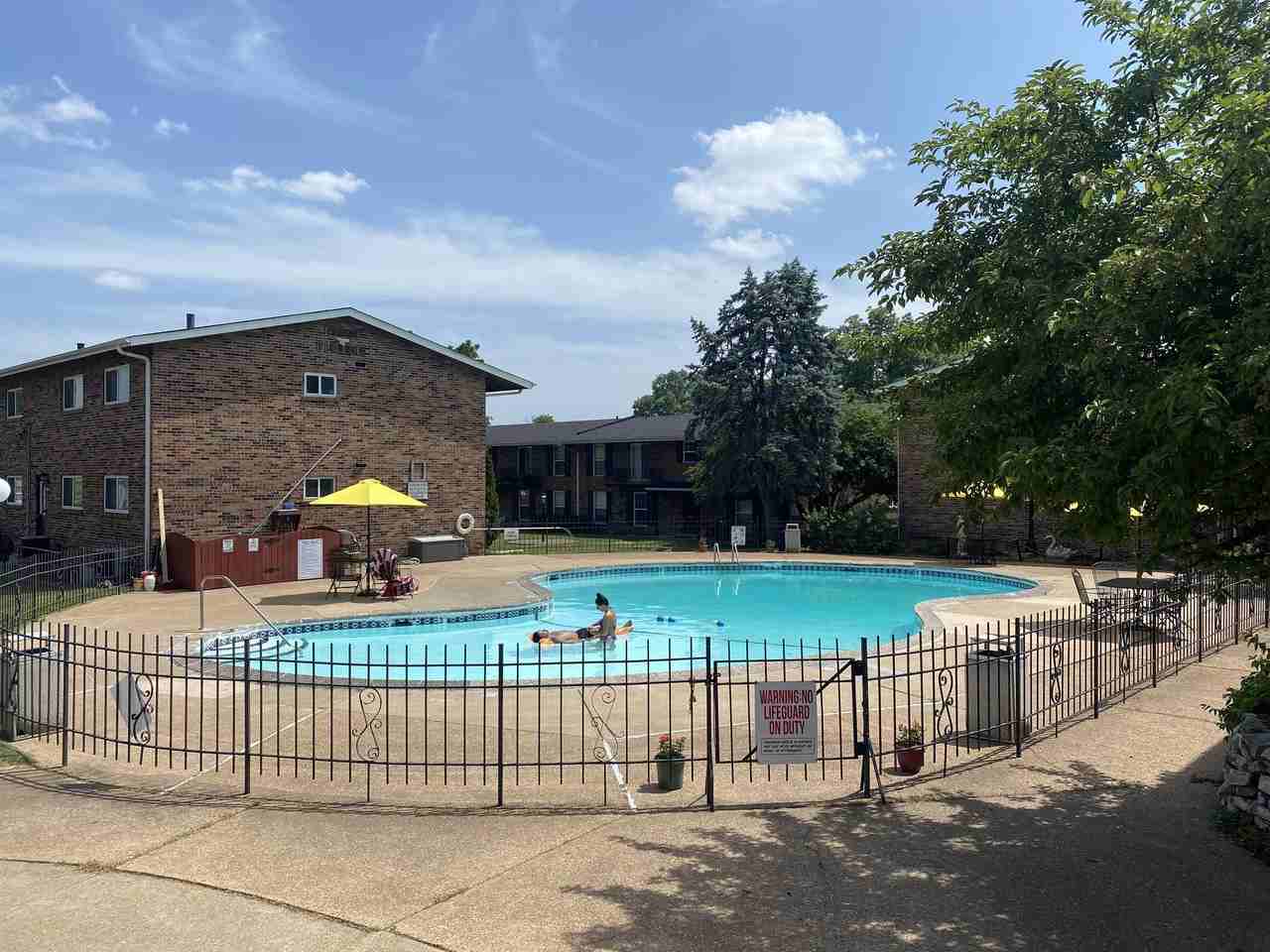 Chez Orleans - Photo 5 of 18