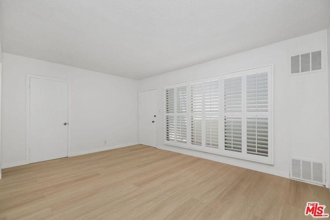 2621 Centinela Ave Apt 7 #7 - Photo 7 of 34