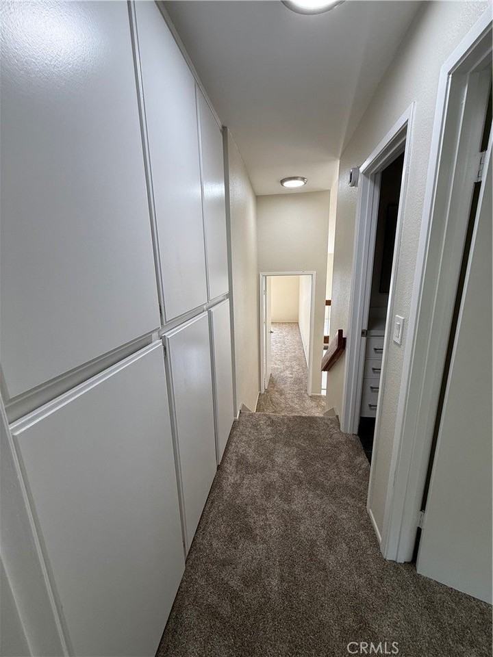 3450 Avocado Hill Way - Photo 4 of 29