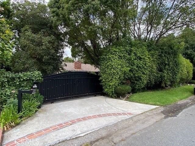 4629 Forman Ave - Photo 4 of 25