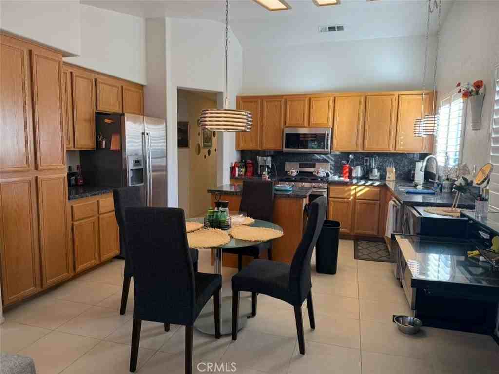 37677 Emerson Dr - Photo 6 of 35