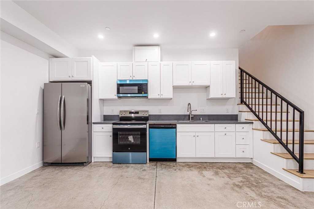 11839 11839 Runnymede 1/2 - Photo 3 of 27