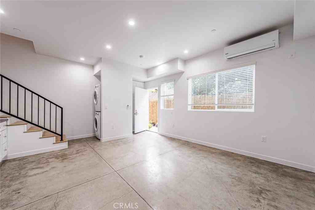 11839 11839 Runnymede 1/2 - Photo 5 of 27