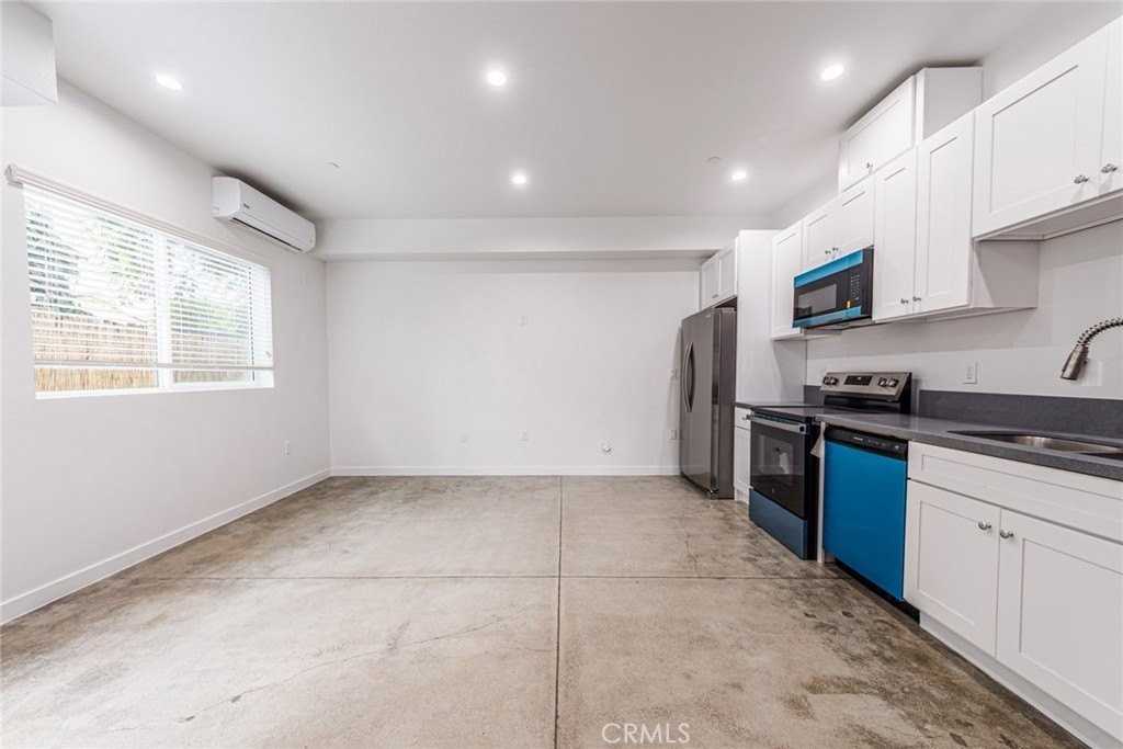 11839 11839 Runnymede 1/2 - Photo 7 of 27