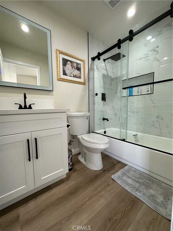 2207 W 78th St - Photo 3 of 5