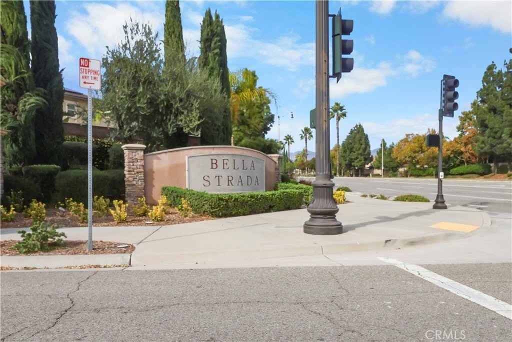 16768 Olive Tree Ln - Photo 2 of 37