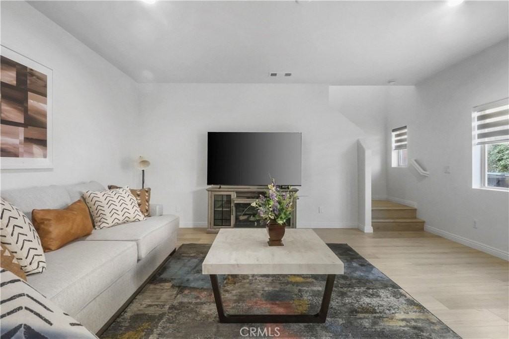 16768 Olive Tree Ln - Photo 5 of 37