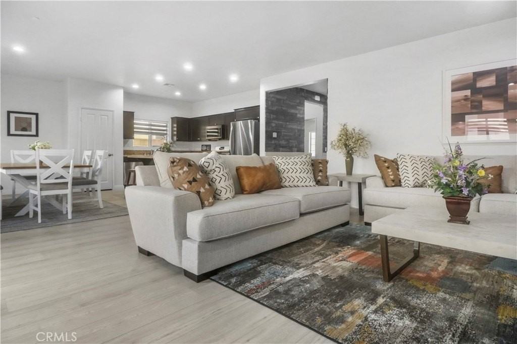 16768 Olive Tree Ln - Photo 6 of 37