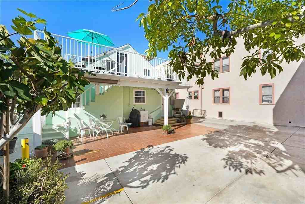 1148 West Blvd #B - Photo 2 of 12