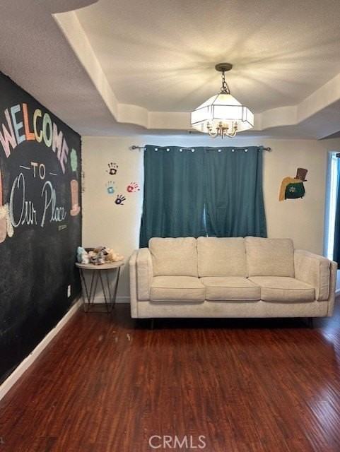 7653 Phelan Rd - Photo 5 of 27