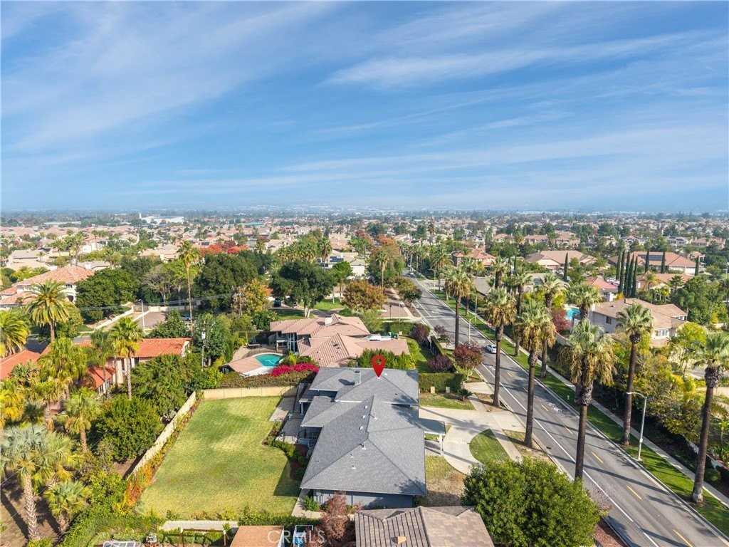 2850 Hudson Ave - Photo 3 of 40