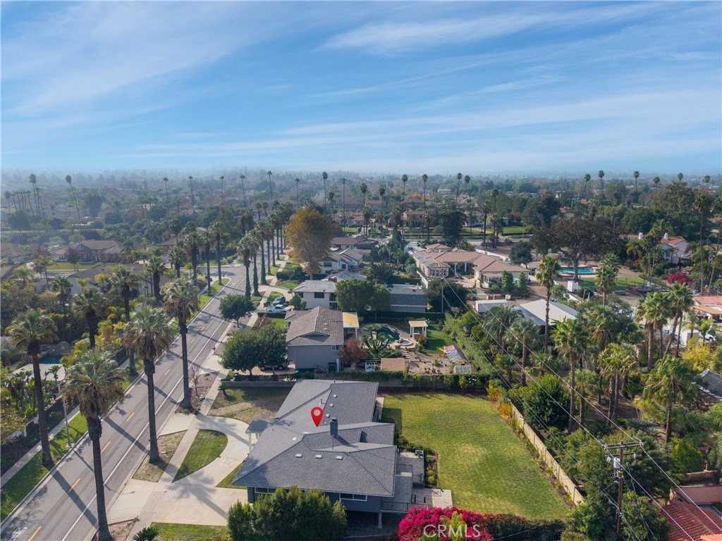 2850 Hudson Ave - Photo 4 of 40