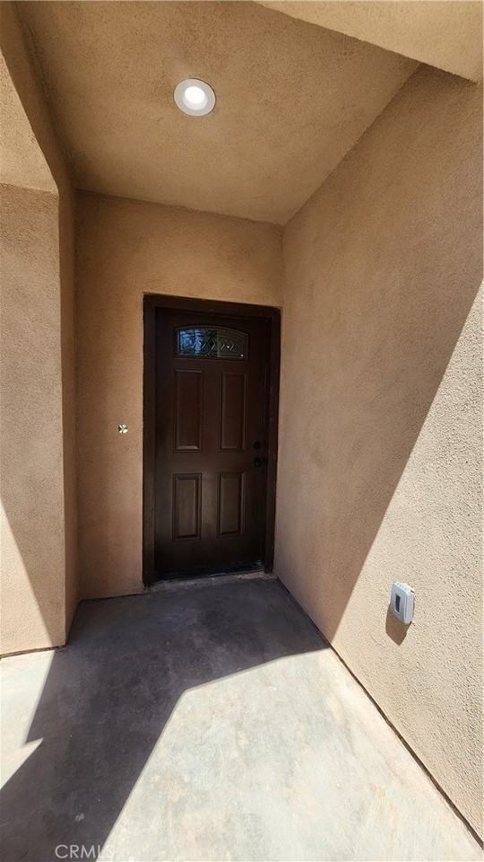 3433 Eucalyptus Avenue - Photo 4 of 38