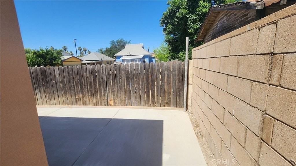 3433 Eucalyptus Avenue - Photo 5 of 38