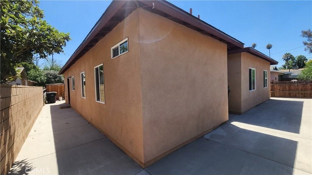 3433 Eucalyptus Avenue - Photo 6 of 38