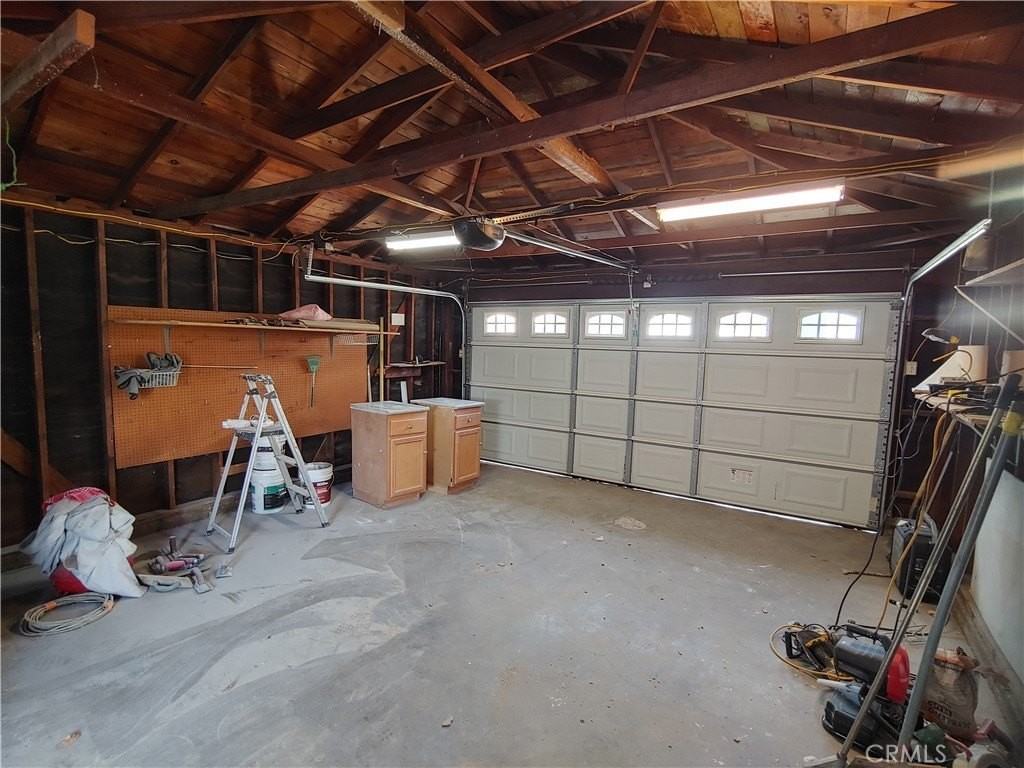 712 E Yale St - Photo 5 of 8