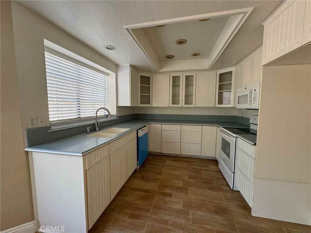 22066 Loch Lomond Dr - Photo 7 of 29