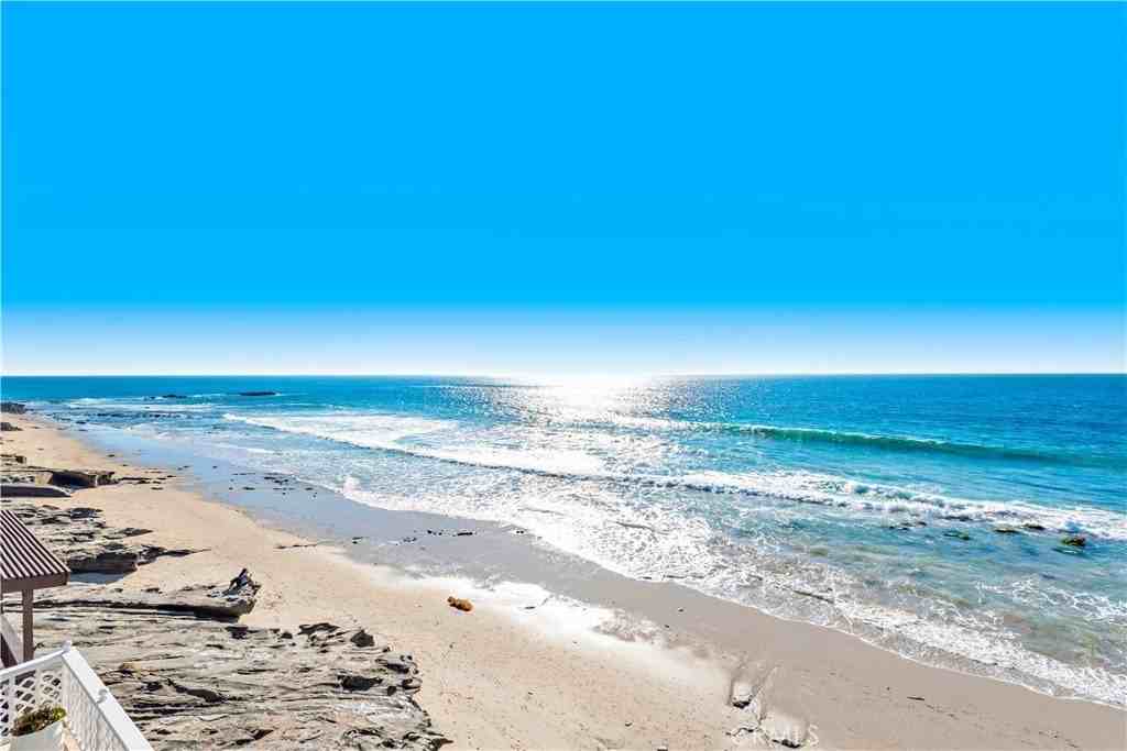 1051 Gaviota Dr - Photo 2 of 31