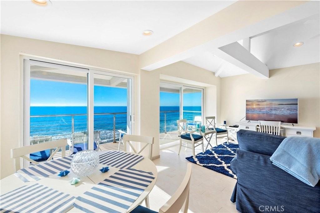 1051 Gaviota Dr - Photo 3 of 31