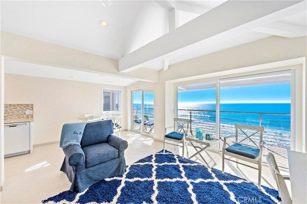 1051 Gaviota Dr - Photo 5 of 31