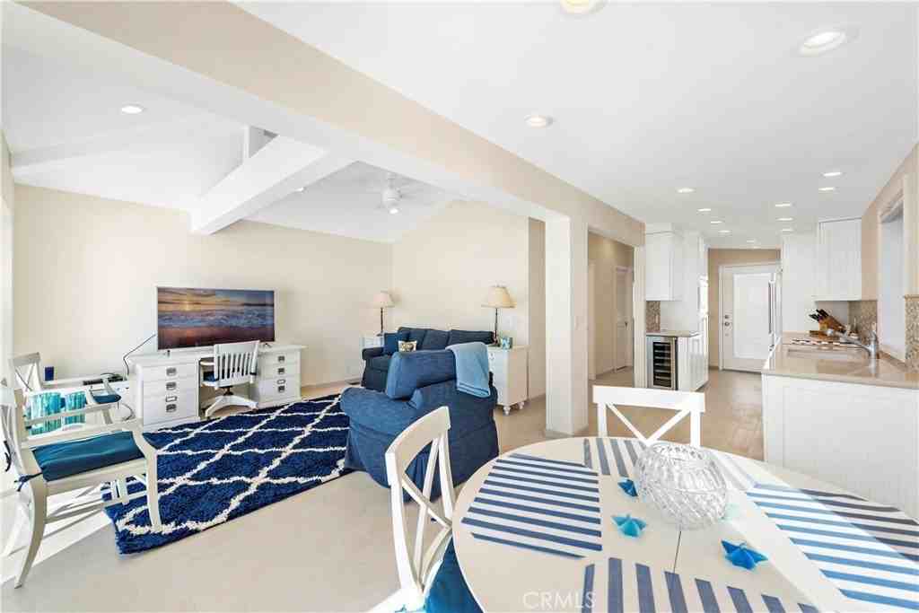 1051 Gaviota Dr - Photo 7 of 31