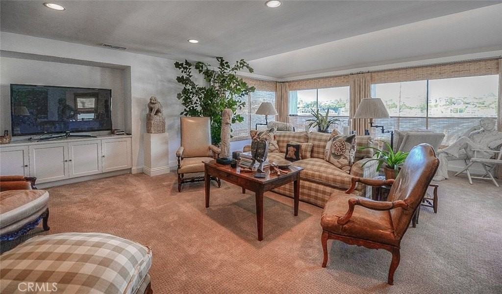 2137 Channel Rd - Photo 5 of 20