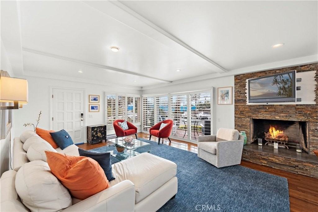 462 Cliff Drive #1 - Photo 5 of 33