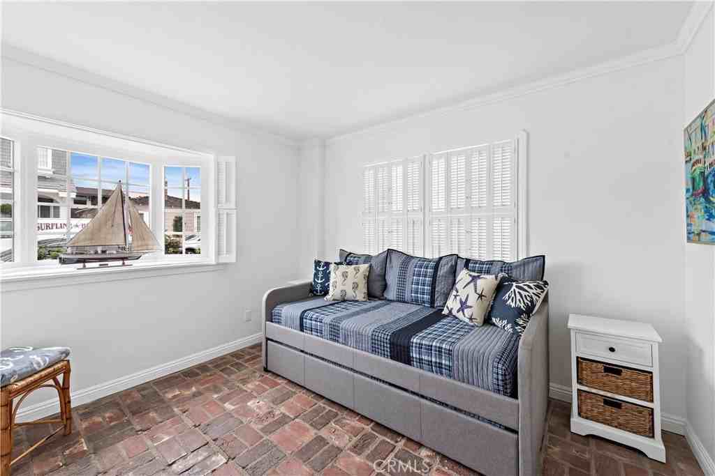 224 Amethyst Ave - Photo 7 of 29