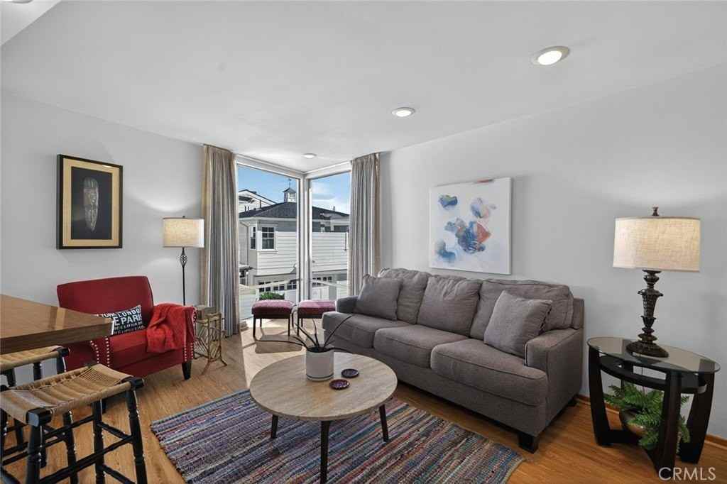 226 Garnet Ave - Photo 3 of 48