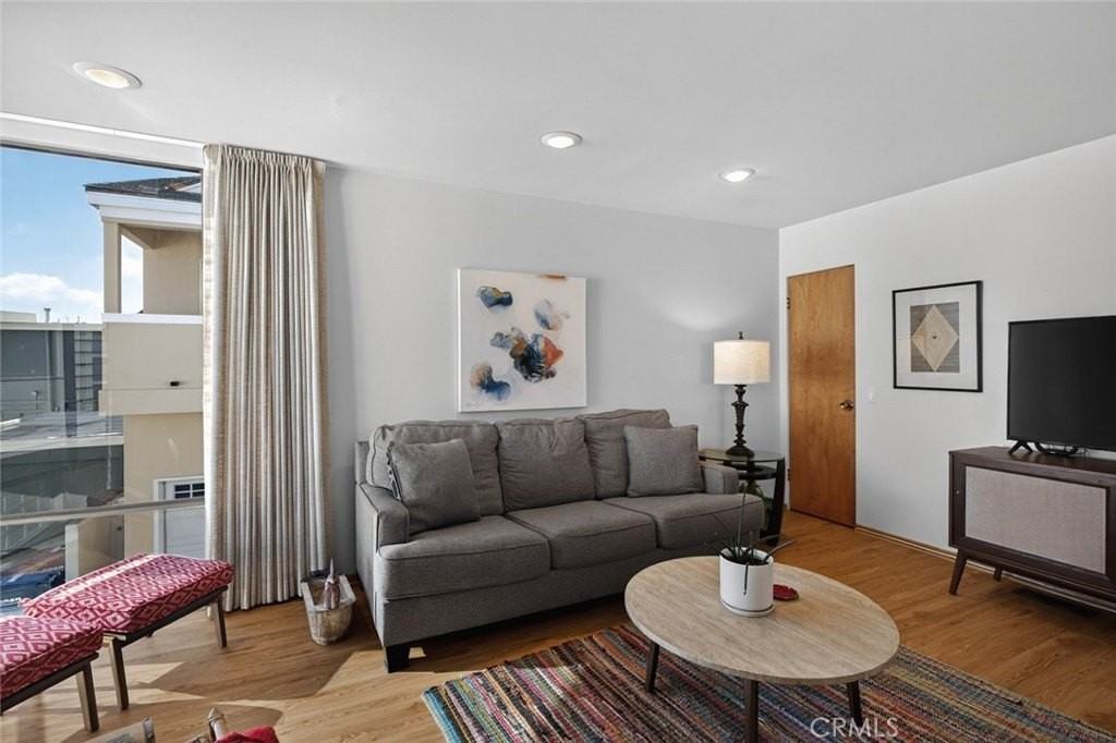 226 Garnet Ave - Photo 6 of 48