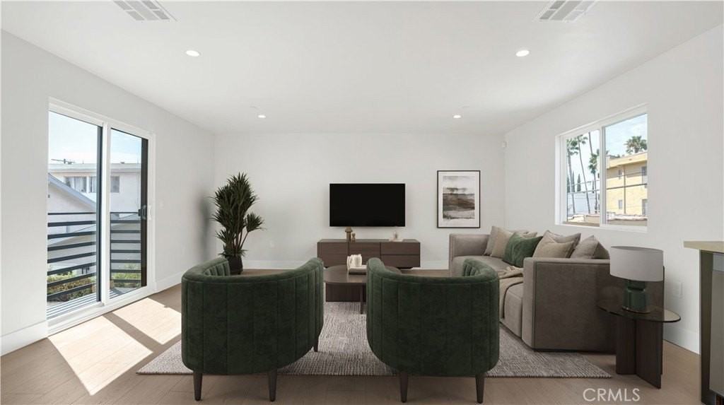 1211 N Kingsley Dr - Photo 2 of 40