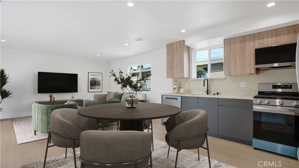 1211 N Kingsley Dr - Photo 4 of 40