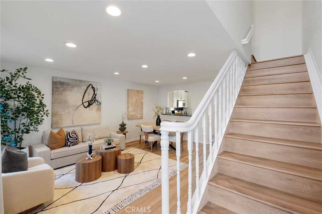 32 Kazan St - Photo 5 of 40