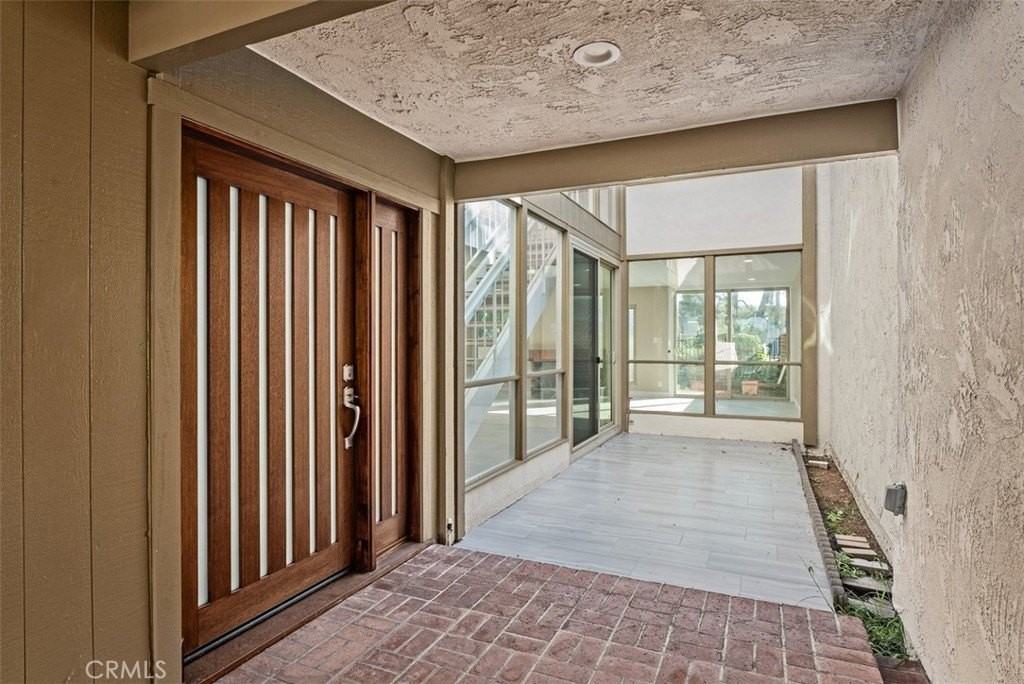 54 Oak Tree Ln - Photo 5 of 40