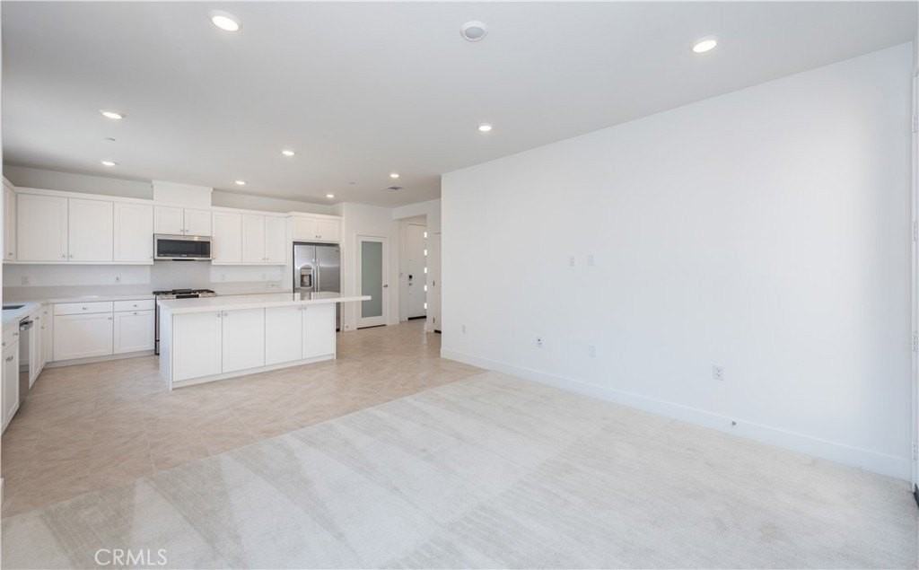 363 Proctor - Photo 7 of 46