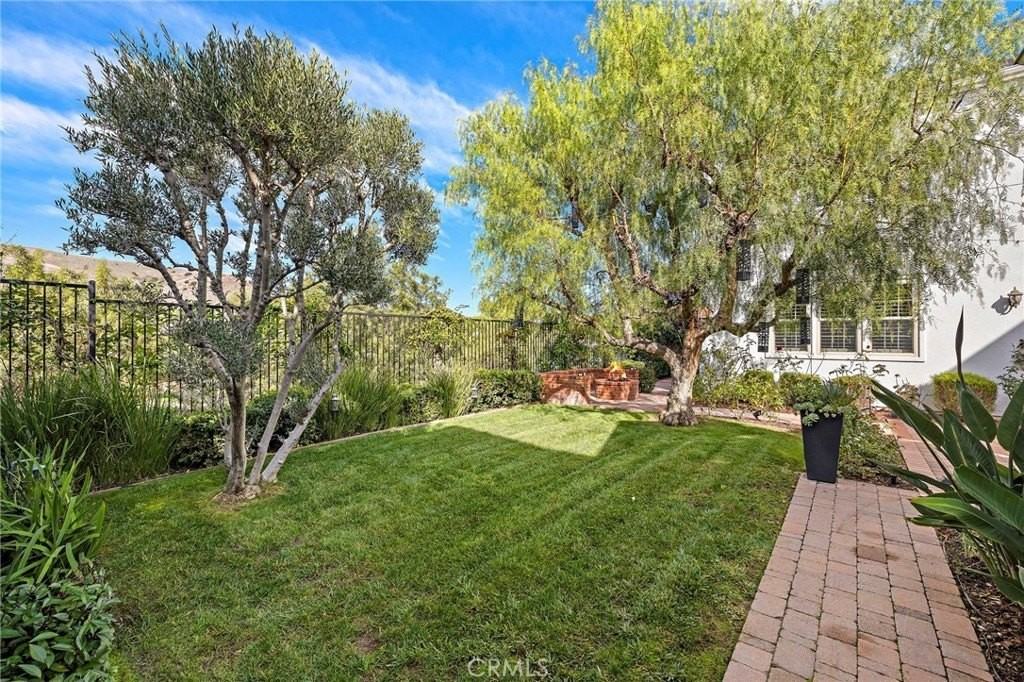 3 Eric St - Photo 4 of 35