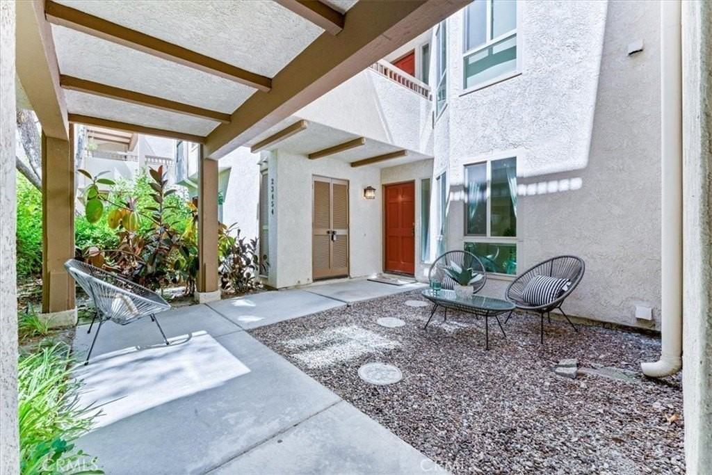 23454 Coso #175 - Photo 2 of 33