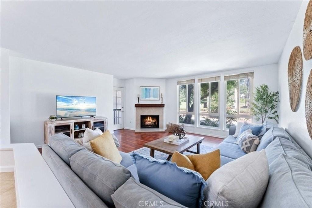 23454 Coso #175 - Photo 3 of 33