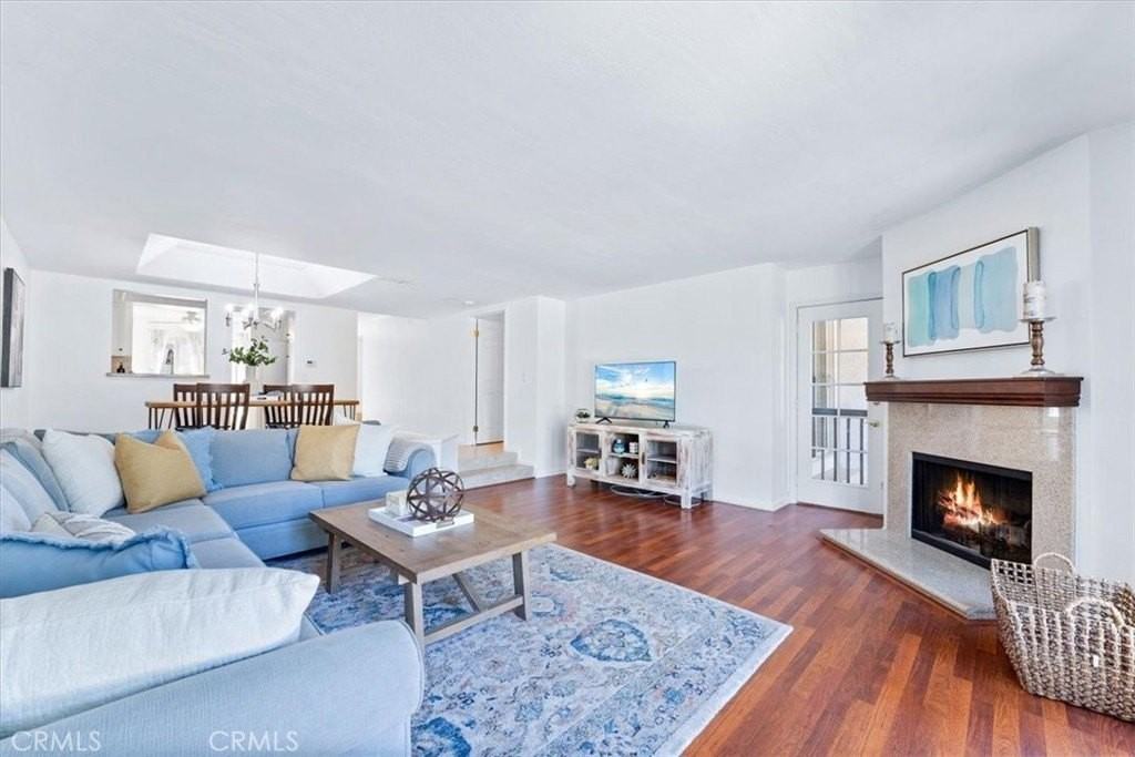 23454 Coso #175 - Photo 4 of 33