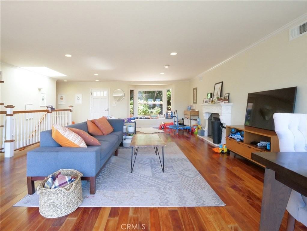 345 Palos Verdes Dr W - Photo 4 of 27