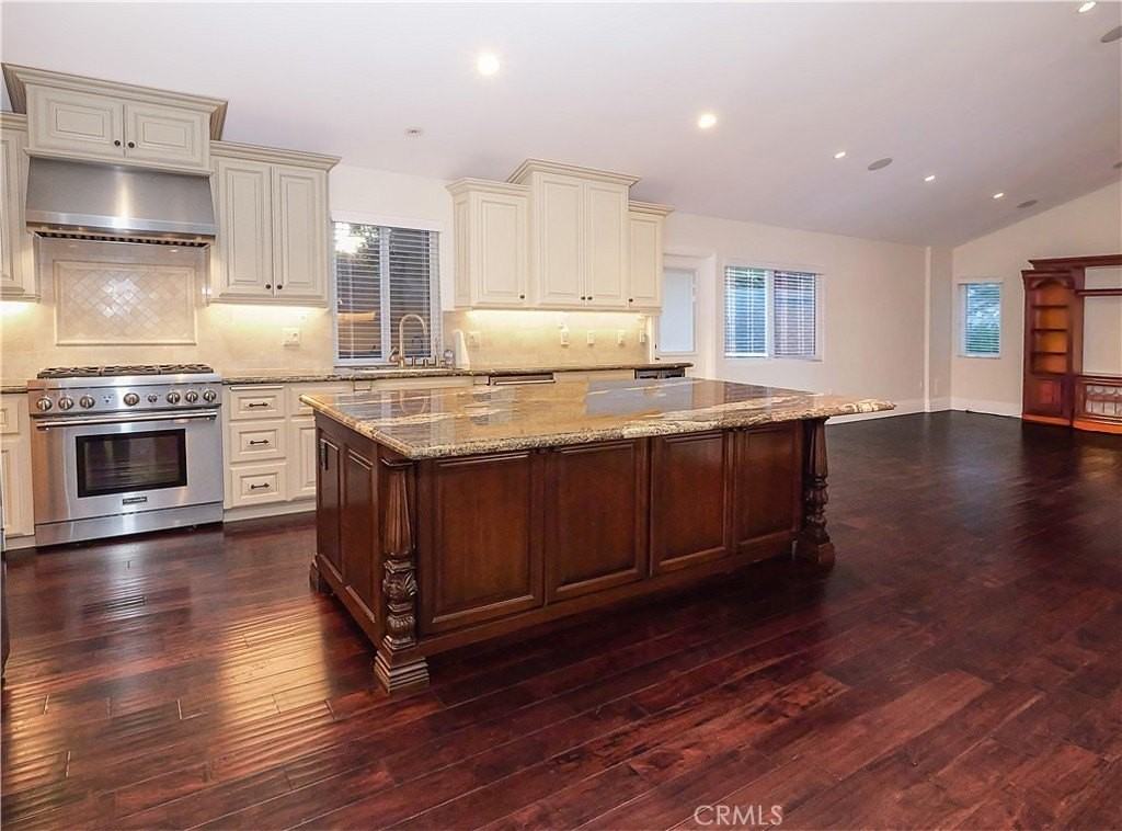 32 Silver Spring Dr - Photo 5 of 24