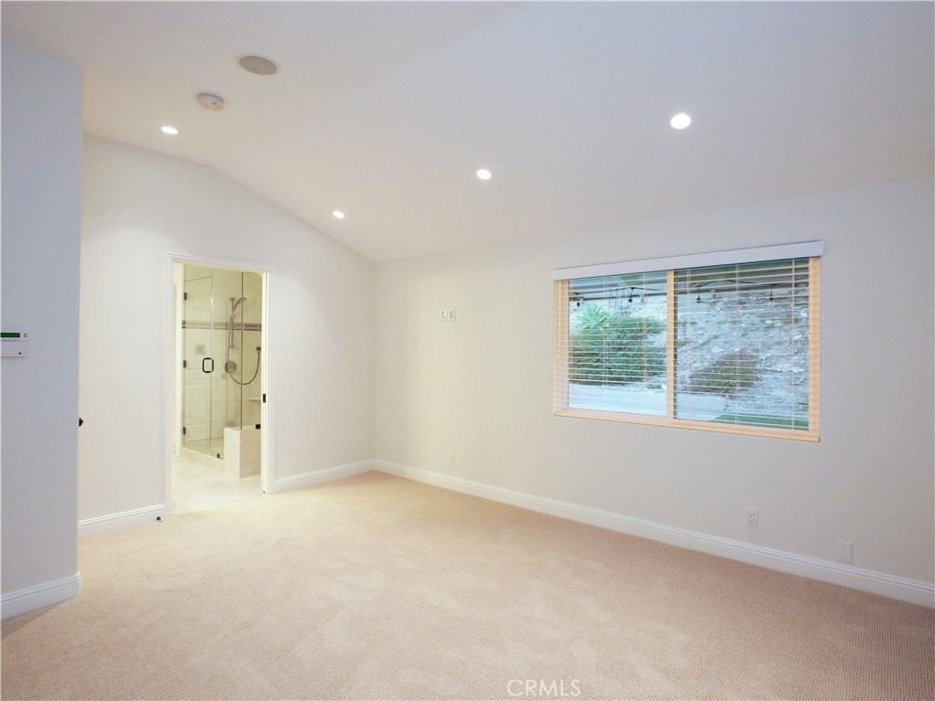 32 Silver Spring Dr - Photo 7 of 24