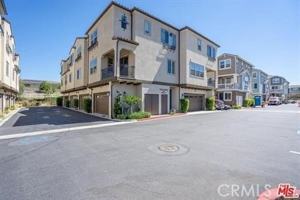 featured image of 18339 Iris Lane