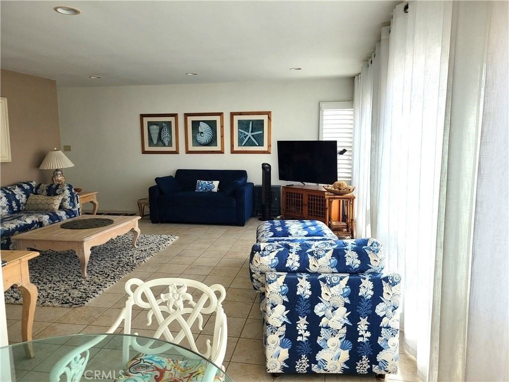 1319 Seal Way - Photo 6 of 18