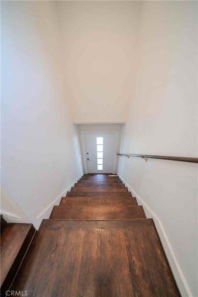 736 Gramercy Drive - Photo 2 of 17